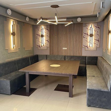 Apart-Hotel 24/7 Kamieniec Podolski Zewnętrze zdjęcie