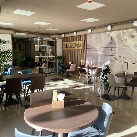 Apart-Hotel 24/7 Kamieniec Podolski Zewnętrze zdjęcie