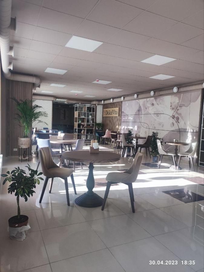 Apart-Hotel 24/7 Kamieniec Podolski Zewnętrze zdjęcie